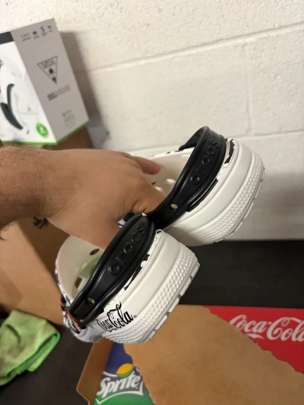 Crocs Coca Cola CLassic Clog White 209314-100 Size Men 8 poler bear